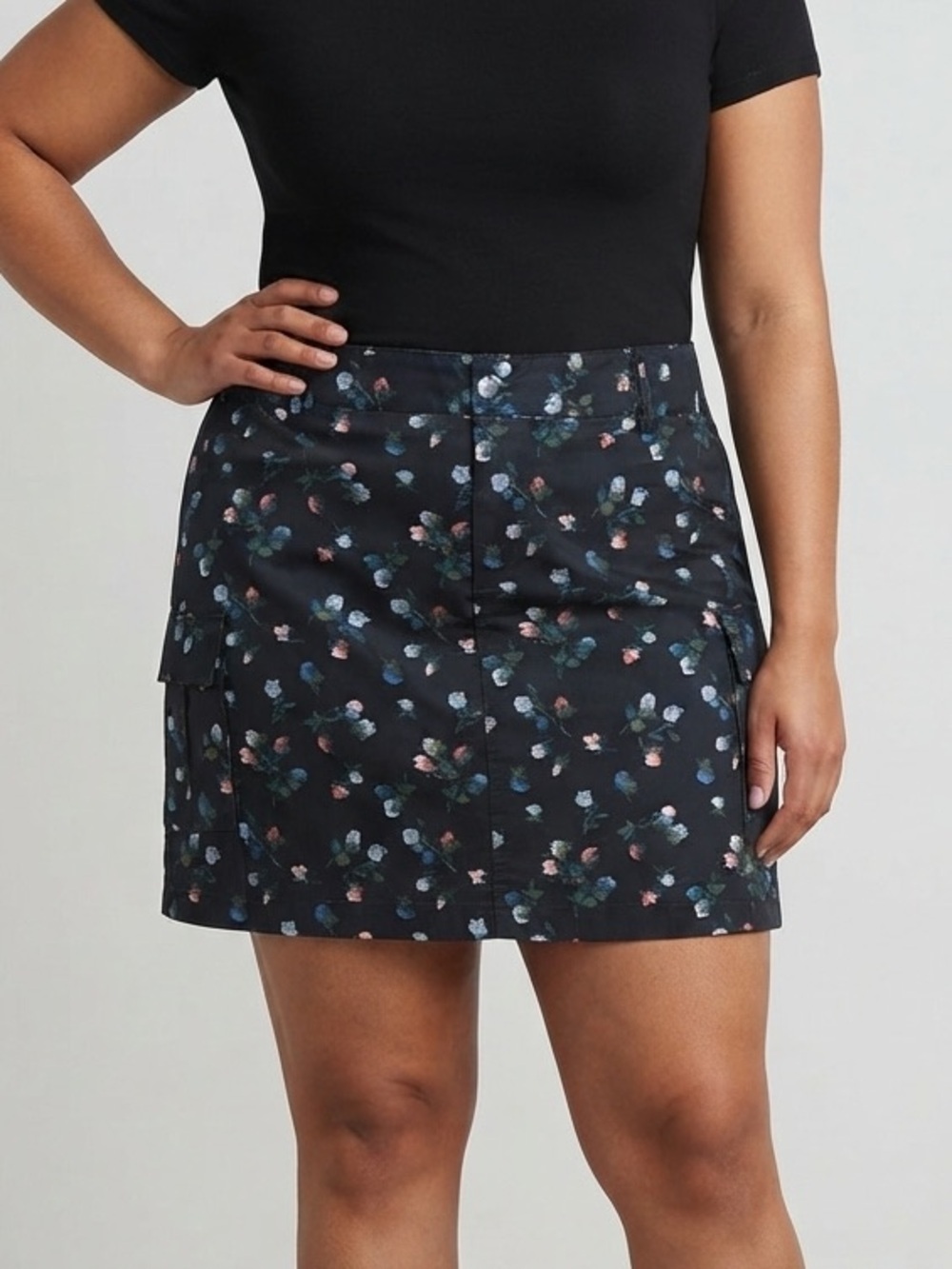 😍SHOW SPECIAL - RIDERS BY LEE Navy Blue Floral Skort size 20